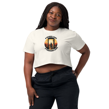 A Reader Lives 1000 Lives Women’s crop top