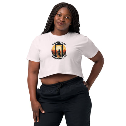 A Reader Lives 1000 Lives Women’s crop top