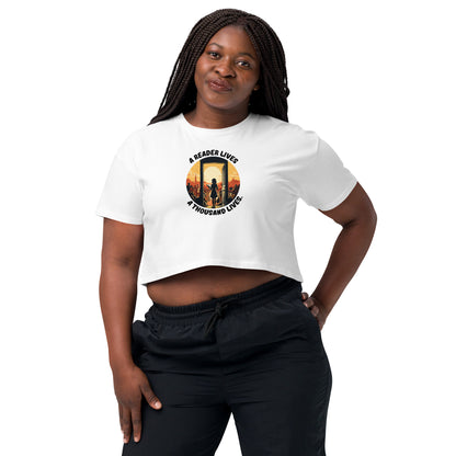 A Reader Lives 1000 Lives Women’s crop top